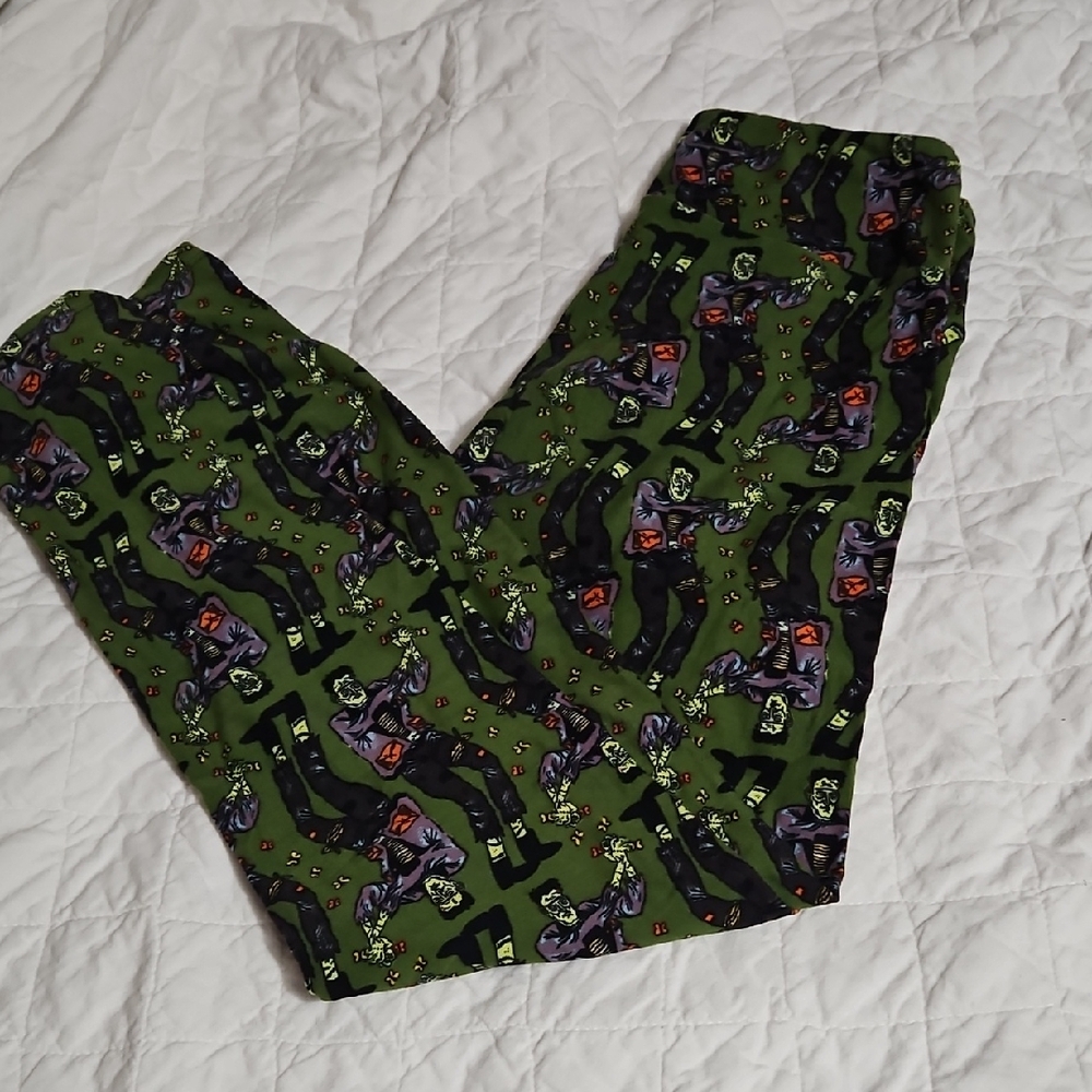 LuLaRoe Green and Black Halloween Leggings